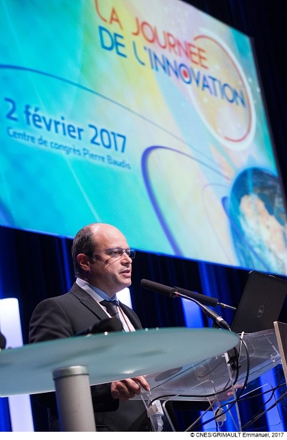 La journee de l’Innovation a aborde sous plusieurs angles le theme de l’Innovation en presentant les perspectives technologiques, tant pour les systemes orbitaux que pour les lanceurs. A noter cette annee la place particuliere donnee aux start-ups du spatial francais.
Cette journee a donne aussi au CNES l’occasion de presenter ses nouvelles Directions, la Direction des Systemes Orbitaux, et La Direction du Numerique, de l'Exploitation et des Operations (DNO), ainsi que son plan detaille de REtT des Systemes Orbitaux, faisant suite a un appel a idees qui a recueilli environ 700 propositions emanant de l’ecosysteme industriel et institutionnel francais.