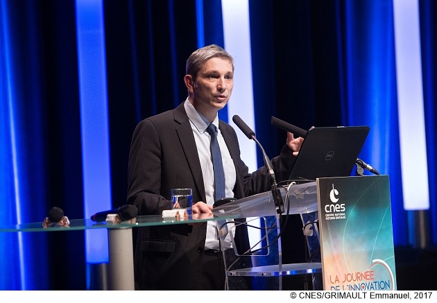 La journee de l’Innovation a aborde sous plusieurs angles le theme de l’Innovation en presentant les perspectives technologiques, tant pour les systemes orbitaux que pour les lanceurs. A noter cette annee la place particuliere donnee aux start-ups du spatial francais.
Cette journee a donne aussi au CNES l’occasion de presenter ses nouvelles Directions, la Direction des Systemes Orbitaux, et La Direction du Numerique, de l'Exploitation et des Operations (DNO), ainsi que son plan detaille de REtT des Systemes Orbitaux, faisant suite a un appel a idees qui a recueilli environ 700 propositions emanant de l’ecosysteme industriel et institutionnel francais.