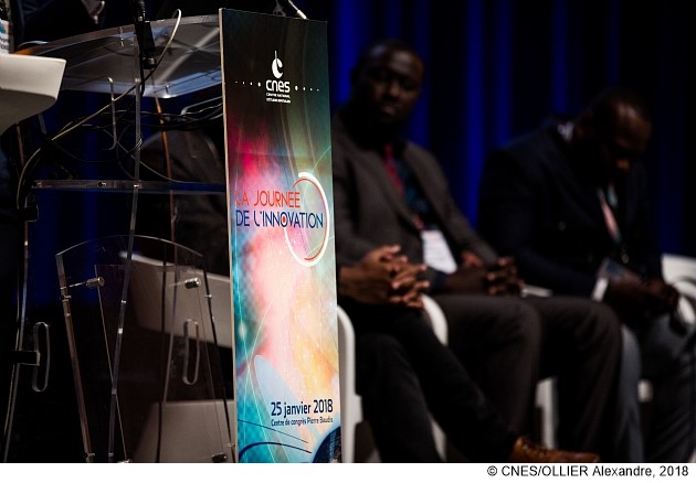 Le CNES a organise pour la troisieme fois, jeudi 25 janvier 2018 a Toulouse, sa Journee de l’Innovation. Ouverte par Jean-Yves Le Gall, President du CNES, elle a permis de faire le point sur les perspectives technologiques, tant pour les systemes orbitaux que pour les lanceurs et un volet specifique consacre aux start-ups, a permis de decouvrir le dynamisme des acteurs africains du domaine.